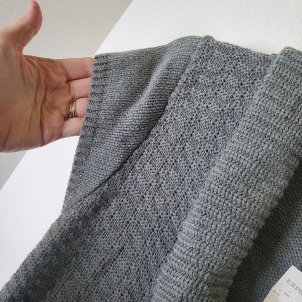 Express NWT Women's Y2K Gray Cowl Neck Cable Knit Cap Sleeve Sweater Mini Dress - Picture 4 of 9